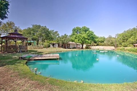 Lovely Pottsboro Home w/ Patio & Fire Pits! House in Lake Texoma