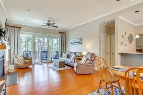 Lakefront McCormick Gem: Deck & Golf Course Views Apartment in Clarks Hill Lake