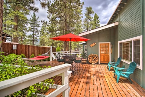 3 Mi to Skiing: Big Bear Cabin w/ Deck House in Big Bear
