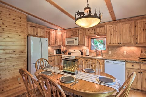 Spacious Cabin on Cross Lake: Treehouse & Sauna! House in Crosslake