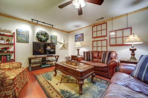 'Campbell Retreat' in Maggie Valley w/ Deck! House in Maggie Valley