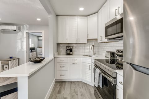 Walk to Gulf: Madeira Beach Condo w/ Patio Apartment in Madeira Beach