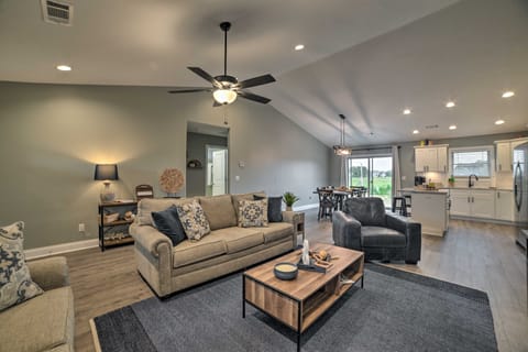 Cozy Murray Retreat Near MSU & Local Eateries House in Tennessee