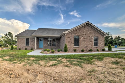 Cozy Murray Retreat Near MSU & Local Eateries House in Tennessee