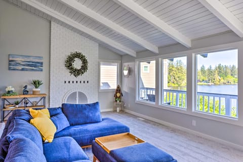 Lakeside Lacey Gem w/ Sauna + Private Dock House in Lacey