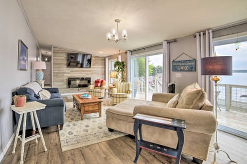 Waterfront Michigan Center Home w/ Boat Dock! House in Ohio