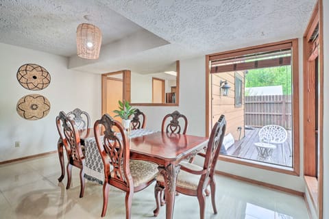 Bryan Home w/ Deck & Yard ~ 4 Mi to Texas A & M! House in Bryan