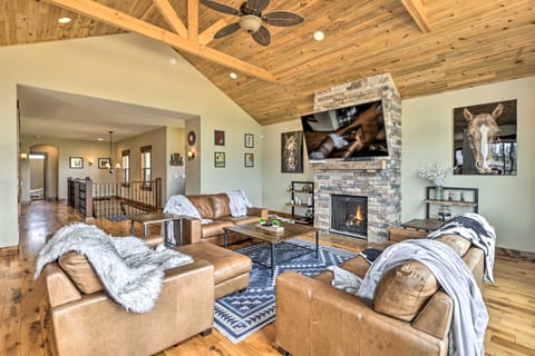 Game Room & Hot Tub: Luxe Grand Lake Retreat! House in Rocky Mountain National Park