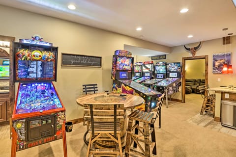 Game Room & Hot Tub: Luxe Grand Lake Retreat! House in Rocky Mountain National Park