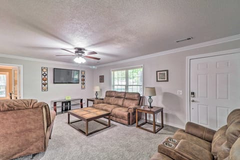 Charming Retreat < 2 Mi to Cranfield Marina! House in Norfork Lake