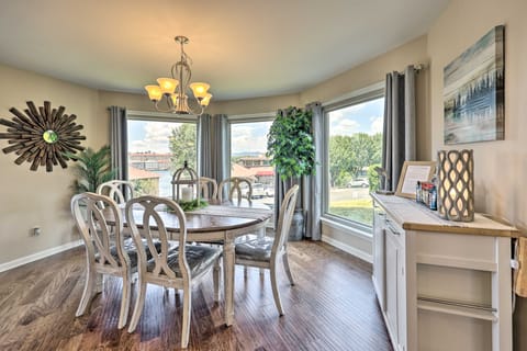 Beautiful Hot Springs Condo w/ Lake Hamilton Views Apartment in Lake Hamilton