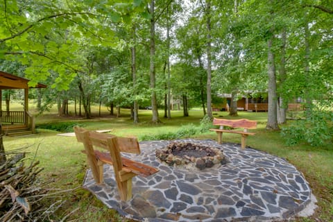 Grand Murphy Cabin w/ Fire Pit & Game Room! Cottage in Tennessee