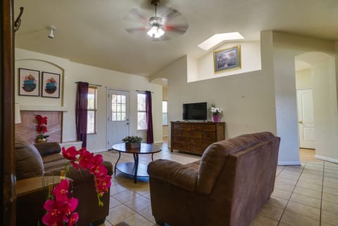 Convenient Las Cruces Home w/ Patio & Grill! House in Las Cruces