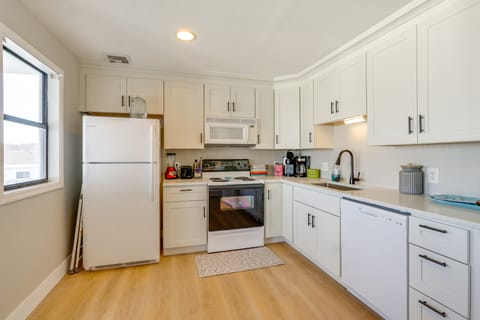 Relax Poolside! Lake-View Retreat in Osage Beach Apartment in Osage Beach