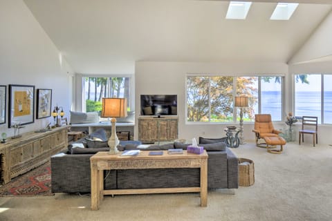 Hike, Bike & Explore: Oceanfront Kingston Getaway House in Hansville