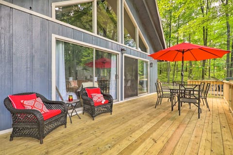Pet-Friendly Stanwood Sanctuary w/ Fire Pit! House in Michigan