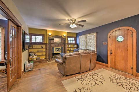 2 Mi to Central Ave: Quaint Hot Springs Home! House in Hot Springs