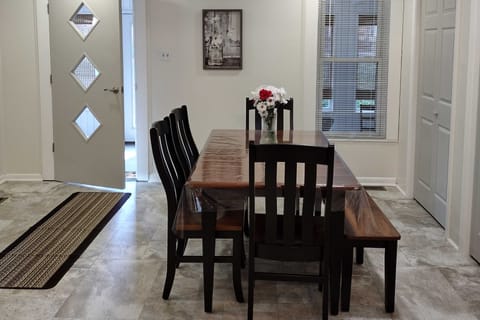 'The Shady Cottage' Millersburg Getaway w/ Deck House in Millersburg