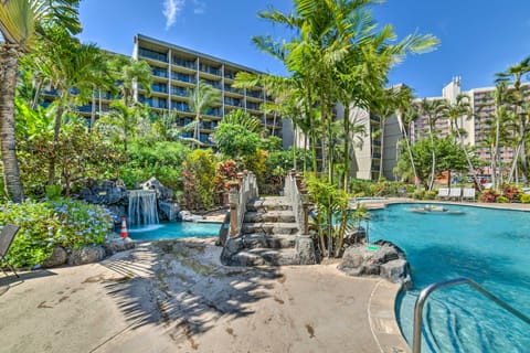 Cute Beachfront Condo w/ Lanai & Resort Pools Apartment in Kaanapali