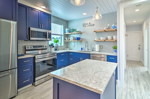 Immaculate Long Beach Apt w/ Gorgeous Kitchen Apartment in Long Beach