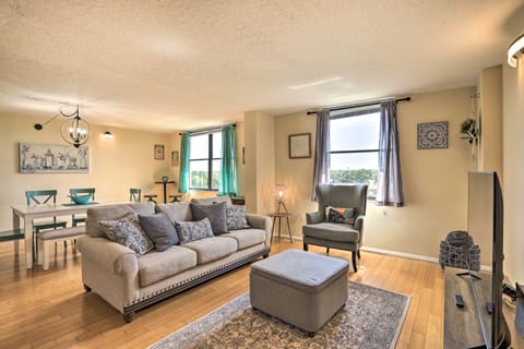 Convenient Clearwater Condo < 4 Mi to Beach! Apartment in Florida