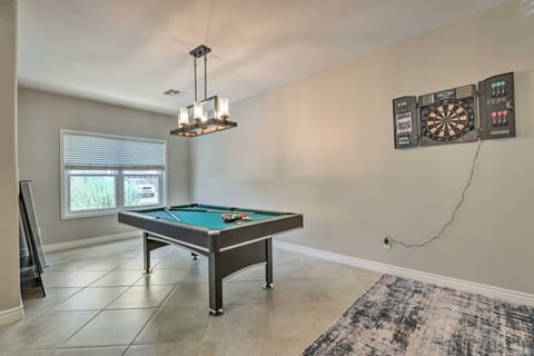 Private Pool & Hot Tub: Family Home in Gilbert House in Gilbert