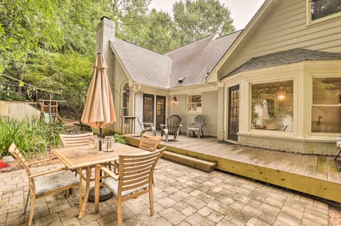 Family-Friendly Athens Escape ~ 2 Mi to UGA! House in Athens