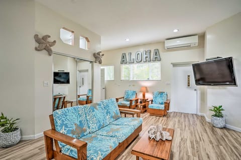 Sunny Kailua Home w/ Covered Lanai 1 Mi to Beach! House in Kailua