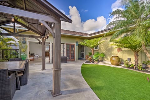 Sunny Kailua Home w/ Covered Lanai 1 Mi to Beach! House in Kailua