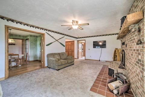 Family Friendly! Long Noble Lake Gem w/ Game Room House in Michigan