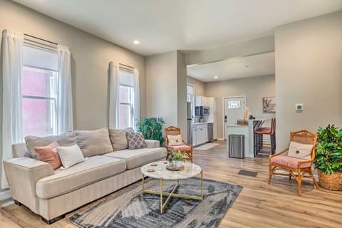 Quaint + Cozy Indianapolis Getaway w/ Yard! House in Indianapolis