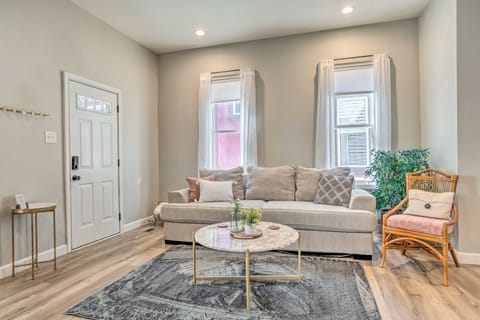 Quaint + Cozy Indianapolis Getaway w/ Yard! House in Indianapolis