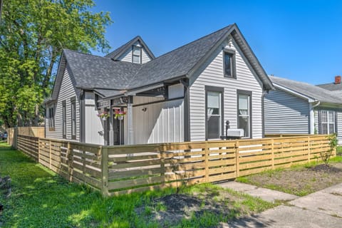 Quaint + Cozy Indianapolis Getaway w/ Yard! House in Indianapolis