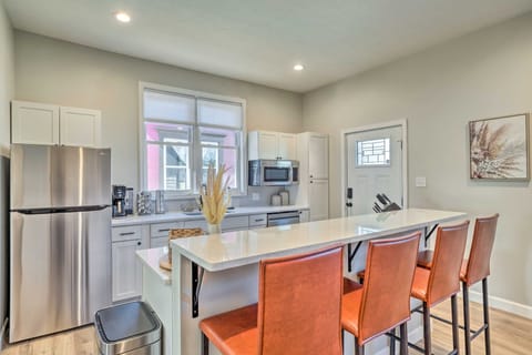 Quaint + Cozy Indianapolis Getaway w/ Yard! House in Indianapolis