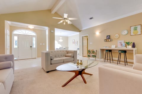 Chic Home w/ Club Access Near Bay St Louis! House in Diamondhead