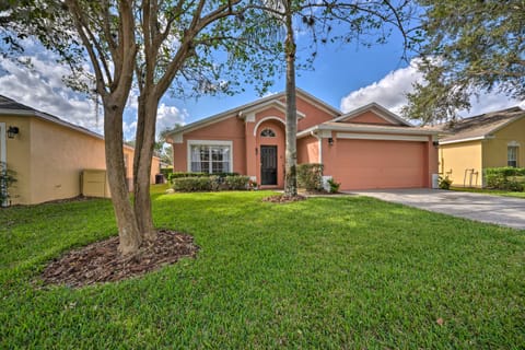 10 Mi to Disney + Heated Pool: Florida Abode! House in Four Corners