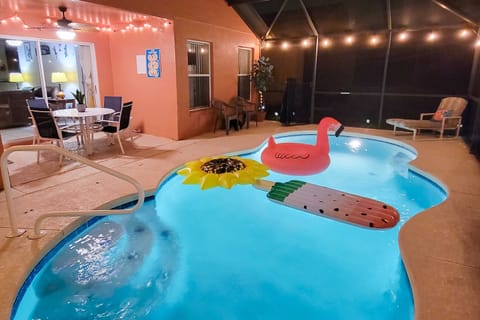 10 Mi to Disney + Heated Pool: Florida Abode! House in Four Corners