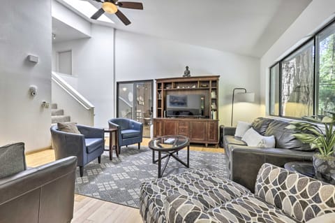 Tranquil Guerneville Home w/ Redwood Views House in Russian River