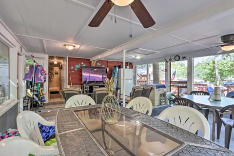 Walk to Waterfront! Family Haven in Osage Beach House in Osage Beach