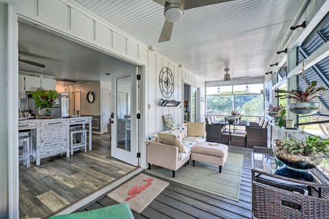 Steps to Sand! Topsail Beach Group Getaway! Villa in Topsail Beach