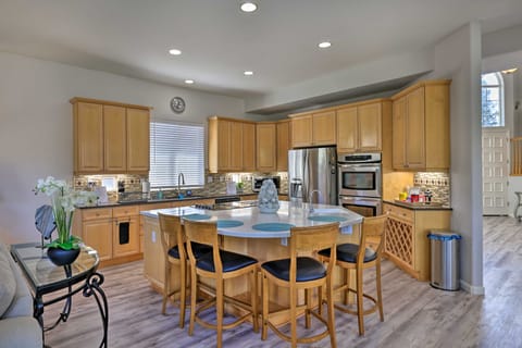 Family-Friendly Modesto Home w/ Grill & Yard House in Modesto