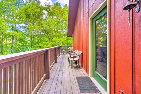 Cozy Gatlinburg Hideaway w/ Private Hot Tub! House in Gatlinburg