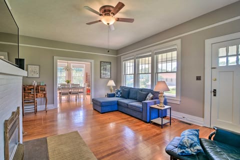 Glasgow Home w/ Porch: Close to Lake & Caves! House in Glasgow