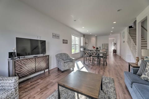 Mt Juliet Home: Steps to Old Hickory Lake! House in Mount Juliet