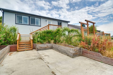 Port Angeles Home < 3 Mi to Olympic Nt'l Park House in Port Angeles