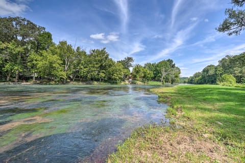 'Angler's Ridge' Waterfront Family Getaway! House in Current River