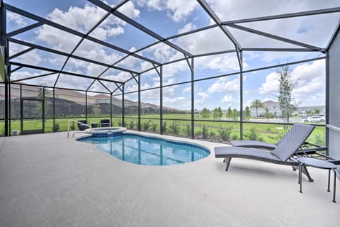 Private Pool & Resort Perks: Home in Davenport House in Four Corners