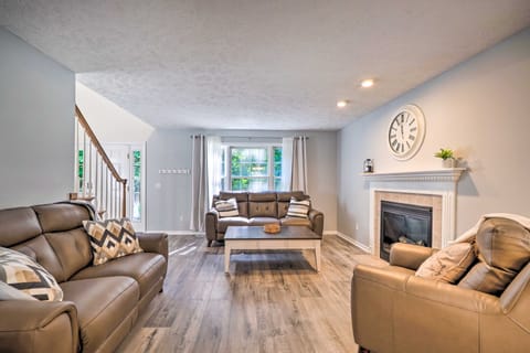 2 Mi to Dtwn! Beulah Family Home w/ Fireplace House in Michigan