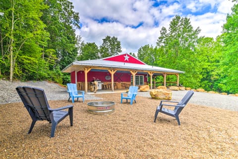 Secluded Brownsville Cabin w/ Deck & Fire Pit House in Kentucky