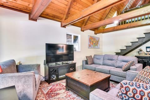 Rustic Cougar Cabin w/ Wood-Burning Fire Pit! House in Washington